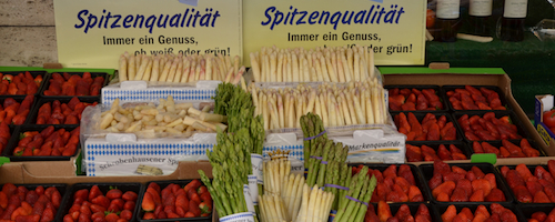Saisonales - deutscher Spargel und Erdbeeren